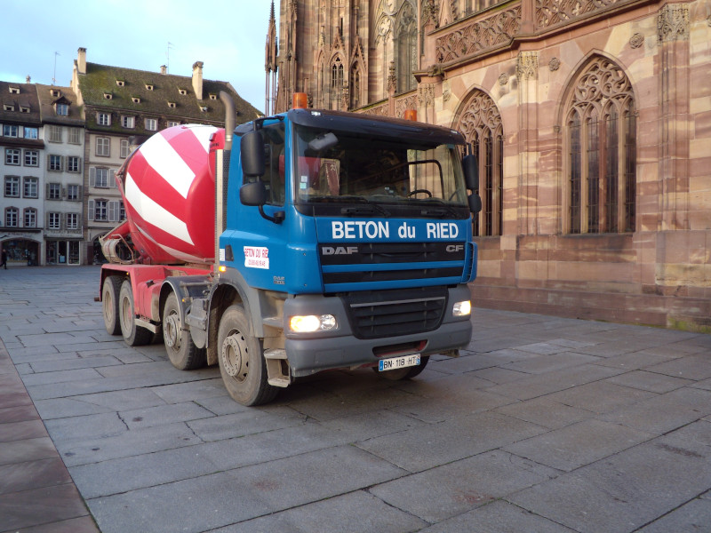 Livraison de béton à la Cathédrale de Strasbourg